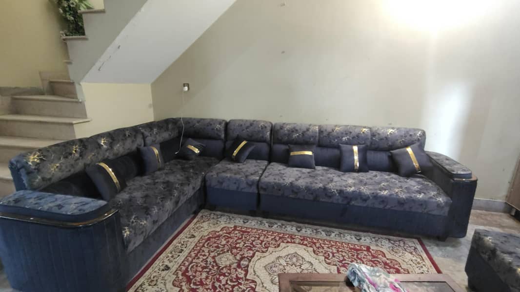 L shape sofa 0
