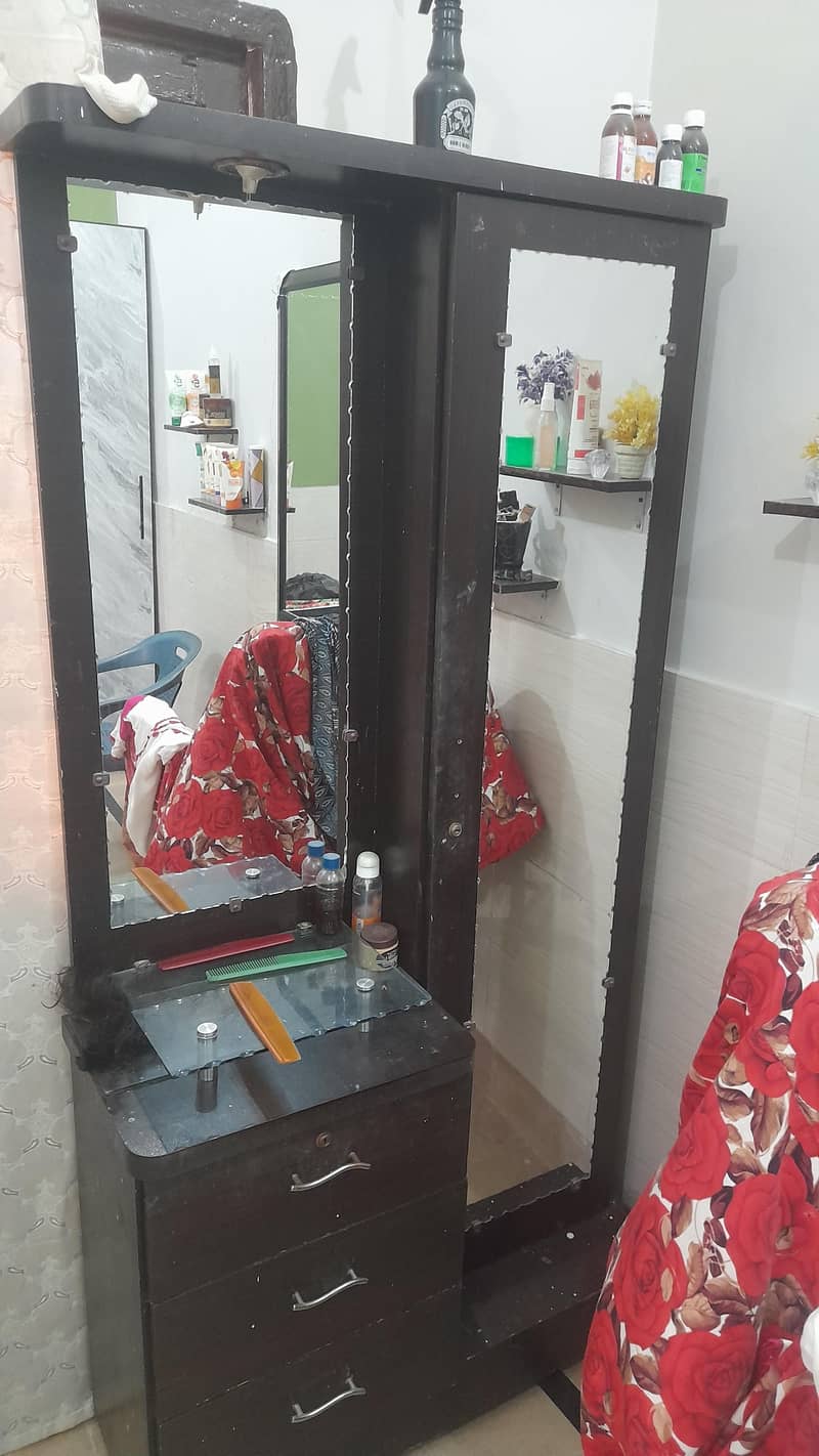 Dressing Table 3