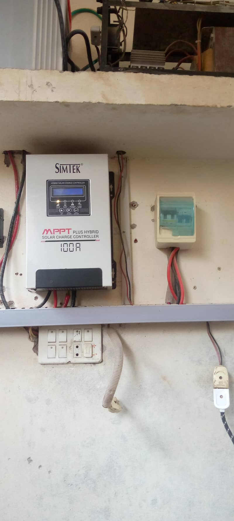 simtek MPPT 100A 1