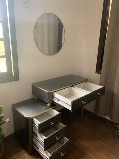 Dressing Table for Sale