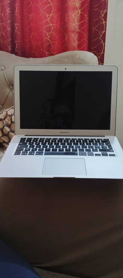 MacBook 2014 Air 4gb 128gb Lush condition