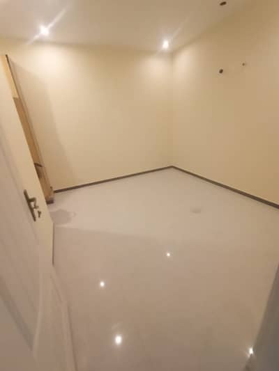 4 Marla Flat Available For Rent Ideal Location
