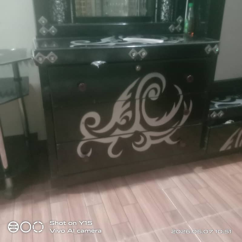 Dressing  Showcase 1