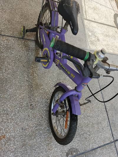 girls cycle