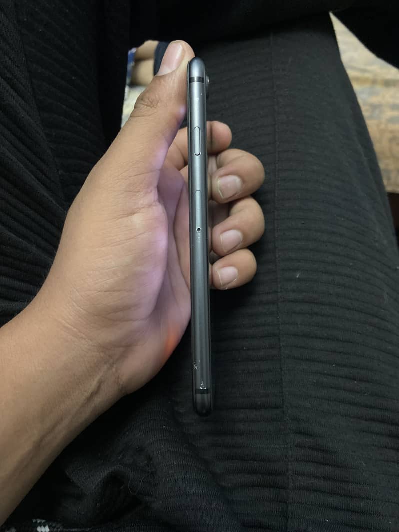Apple iPhone 8 1