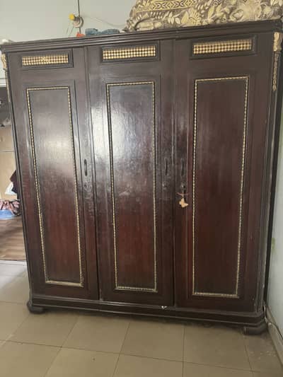 3 door wardrobe