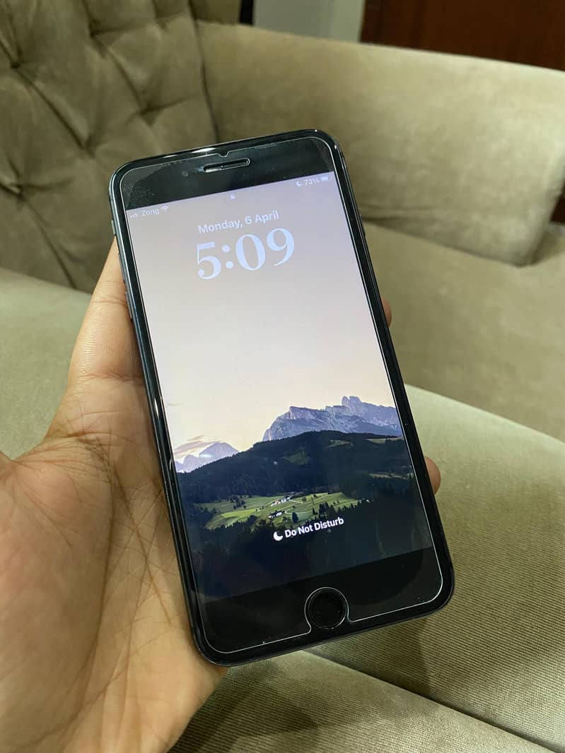 iPhone 8 Plus 1