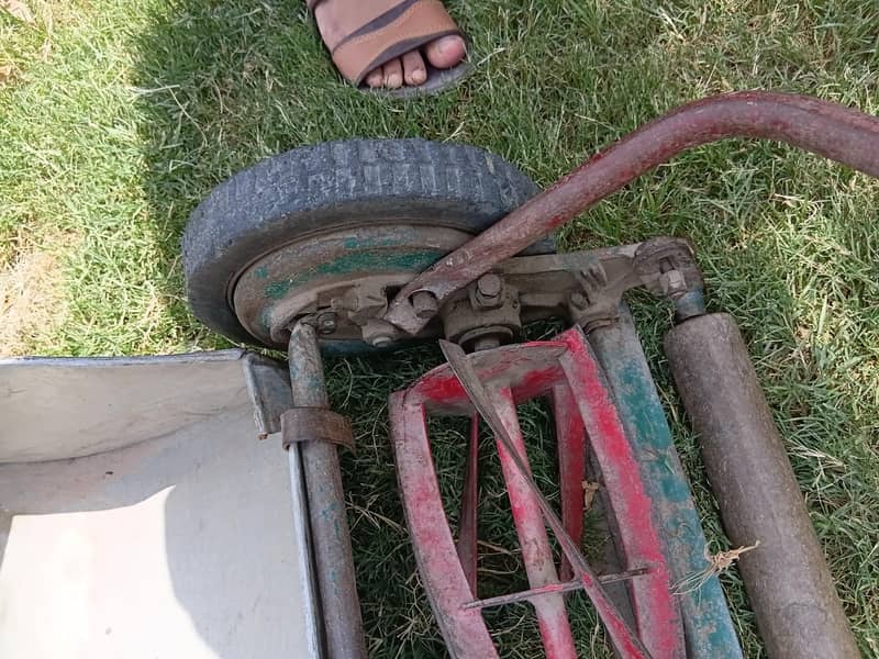 Grass cutting machine 3