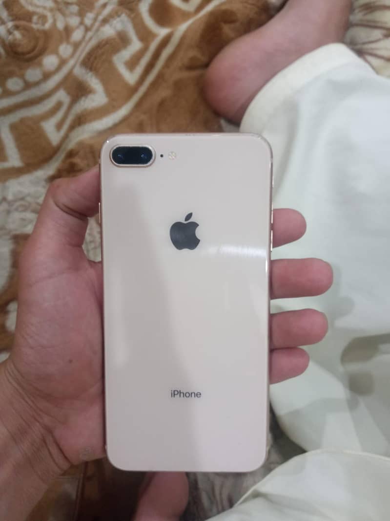 Apple iPhone 8 Plus 1