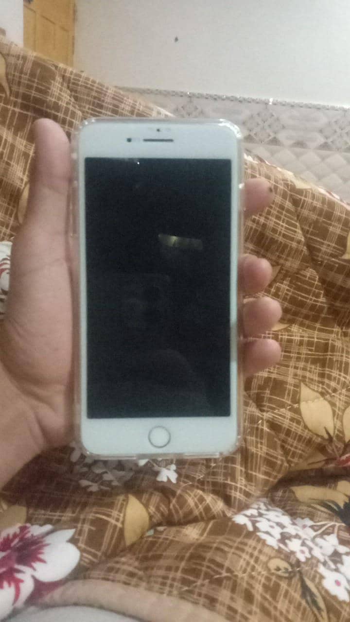 Apple iPhone 8 Plus 3