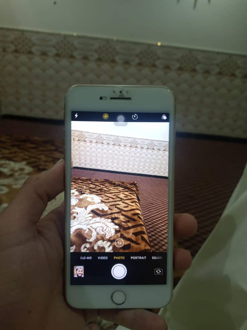 Apple iPhone 8 Plus 4