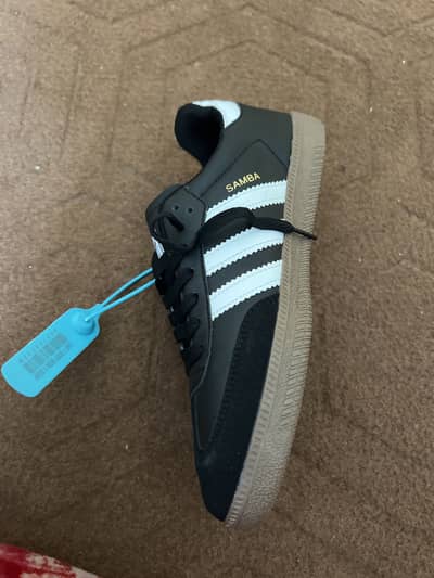 Adidas Style Sports Shoes – Brand New – Black & White size 40