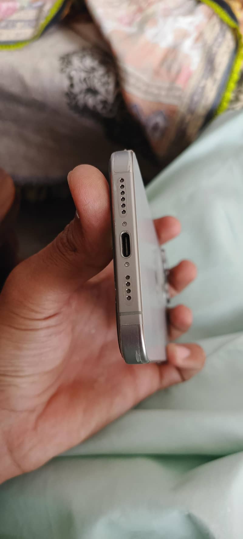 Apple iPhone 15 Pro Max 3
