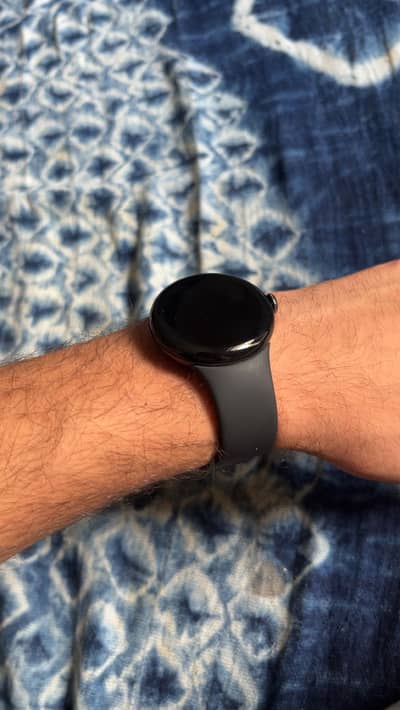 Google pixel watch 2 - Original charging cable included