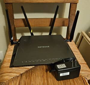 Netgear R7500 v2 Dual Band Wifi Router running OPENWRT