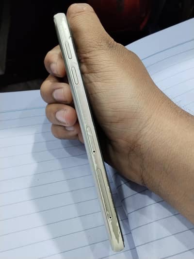 Samsung Mobile J600