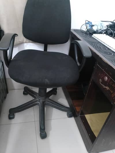 computer chair is for sale on fixed rate
