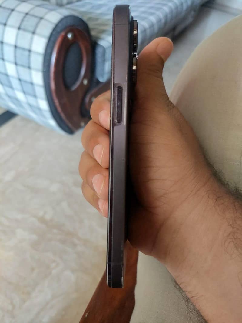 Apple iPhone 14 Pro 2