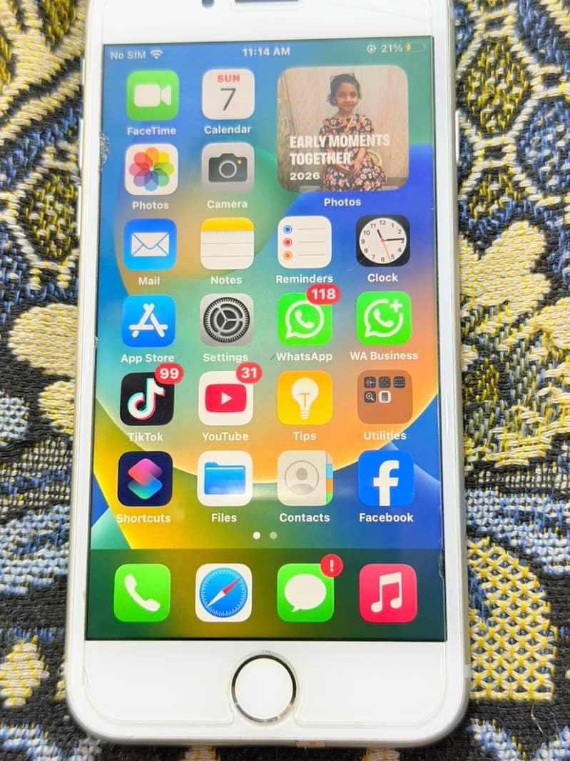 Apple iPhone 8 1