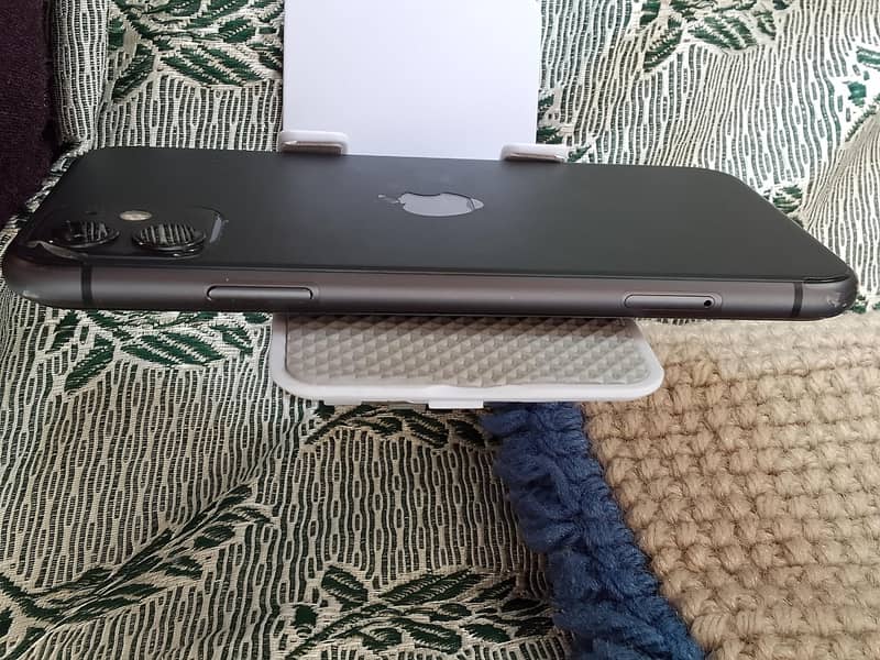 iPhone 11 1