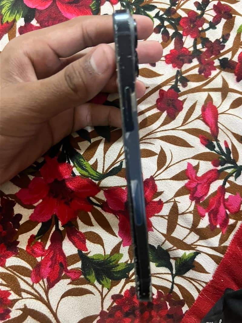 Apple iPhone 14 plus 3