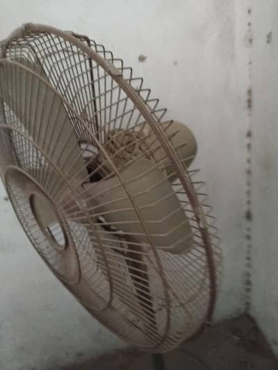 pedestal fan