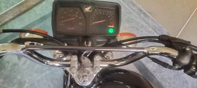 Honda 125for sell Black caller and lamination