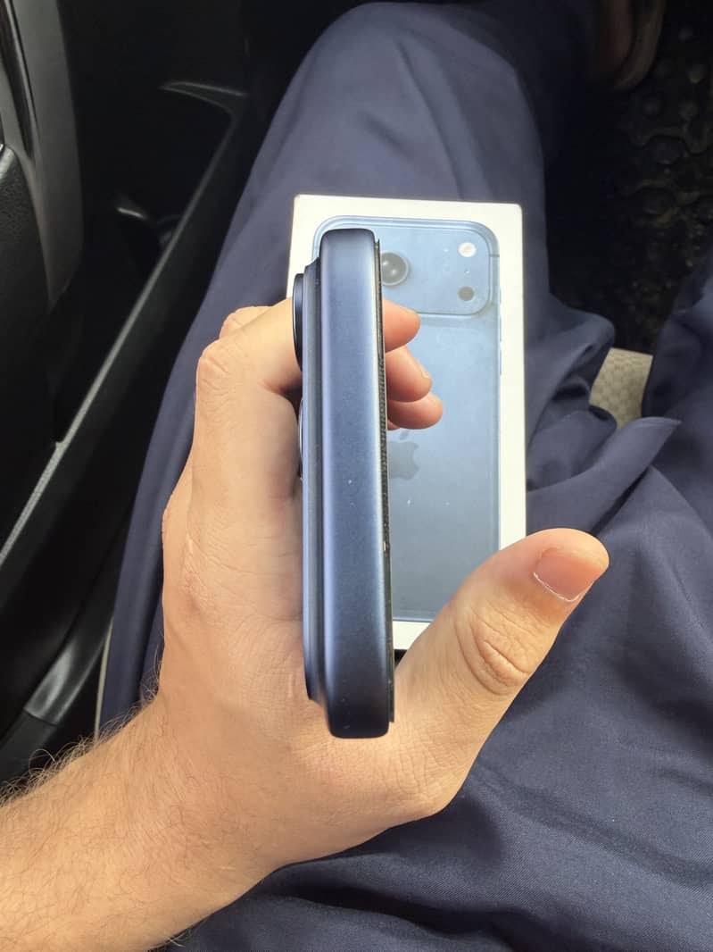 iPhone 17 Pro Max 3