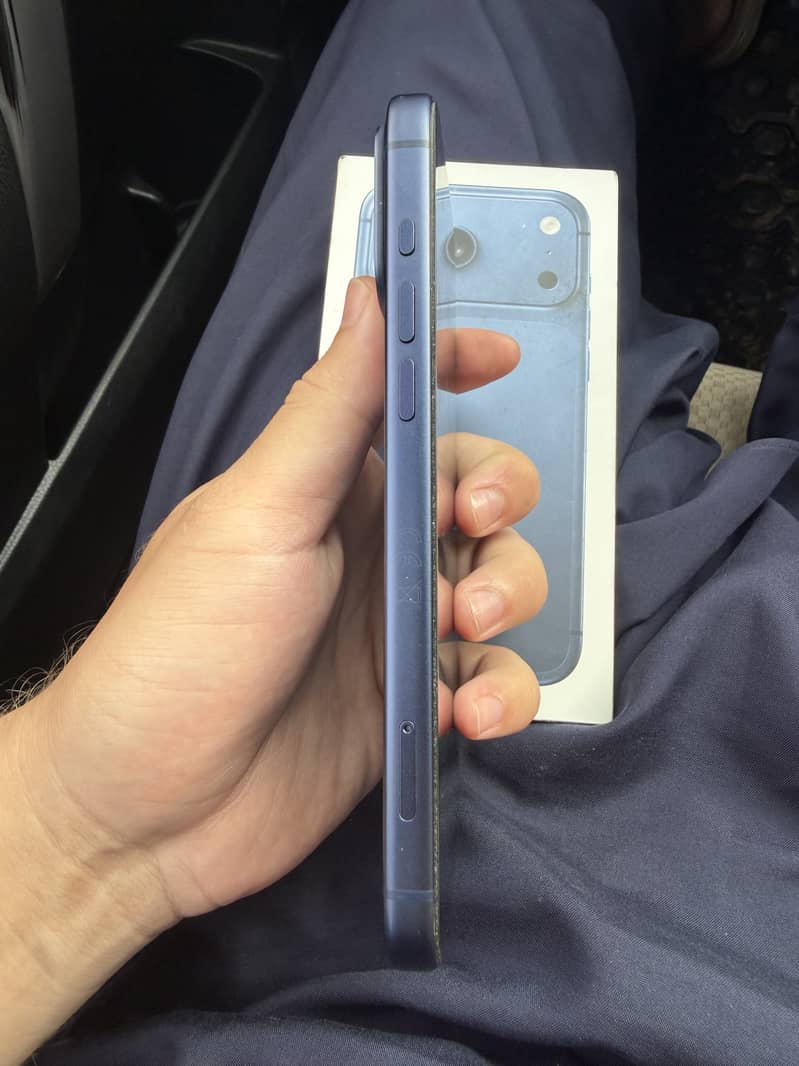 iPhone 17 Pro Max 4