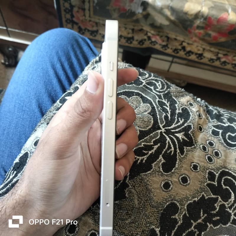 Apple iPhone 13 5