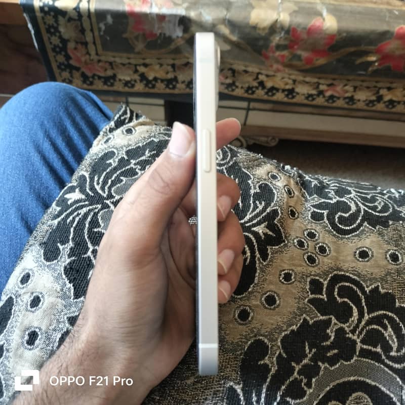 Apple iPhone 13 7