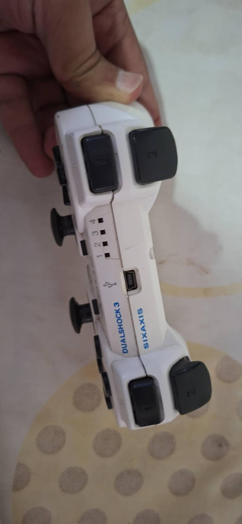 PLAYSTATION 3 CONTROLLER 0