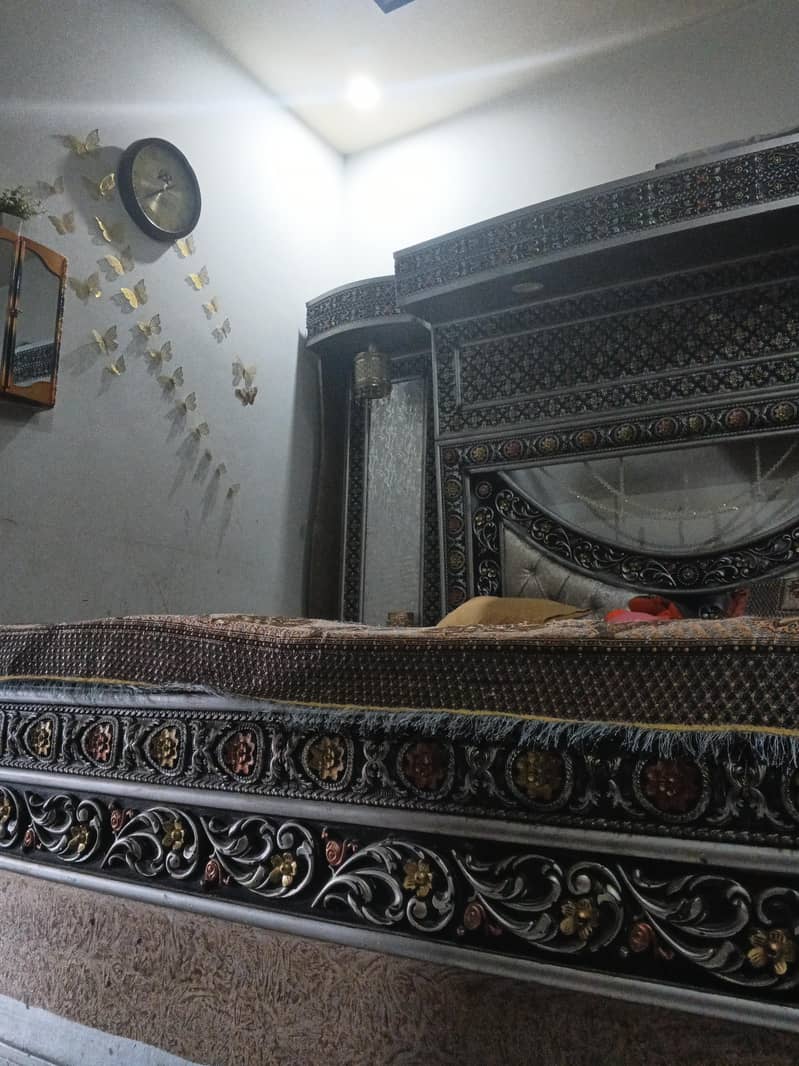 King Bed With dressing table 1