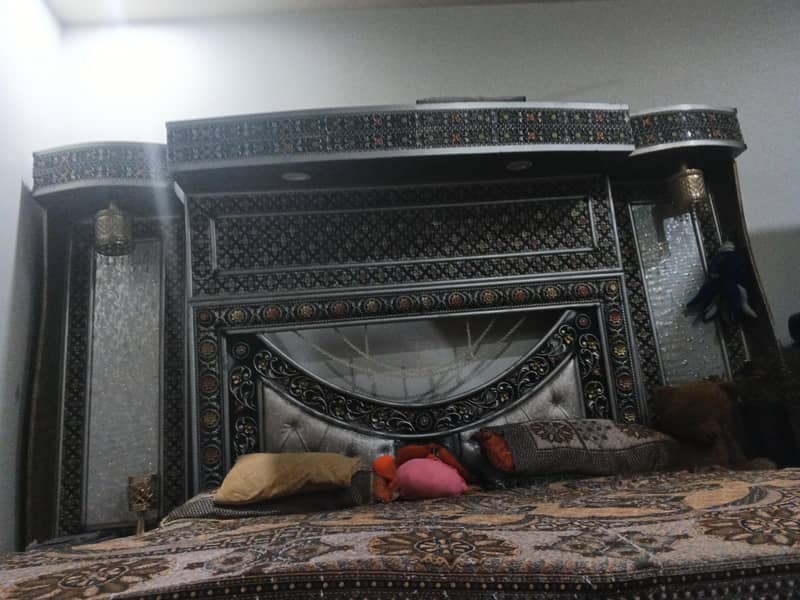 King Bed With dressing table 3
