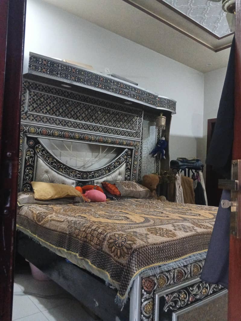 King Bed With dressing table 4