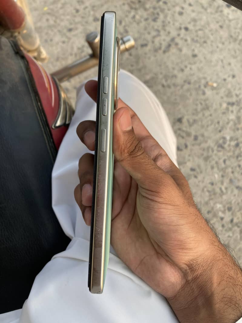 Tecno CAMON 30 1