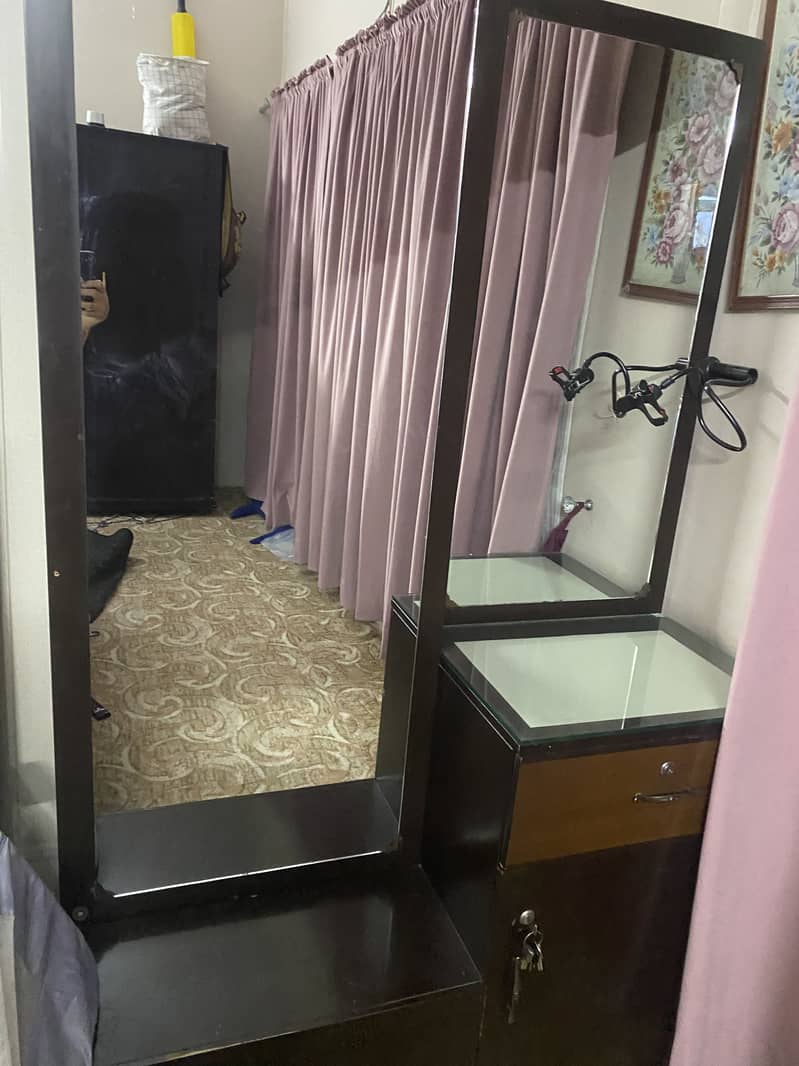 Dressing table 1