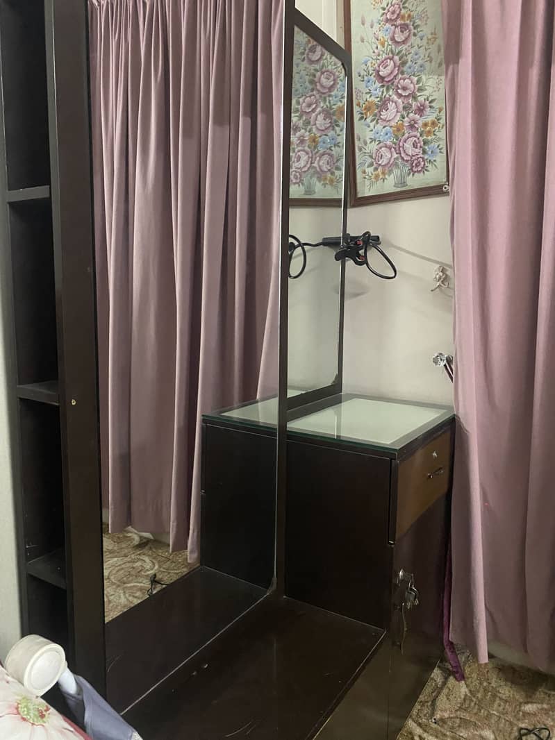 Dressing table 2