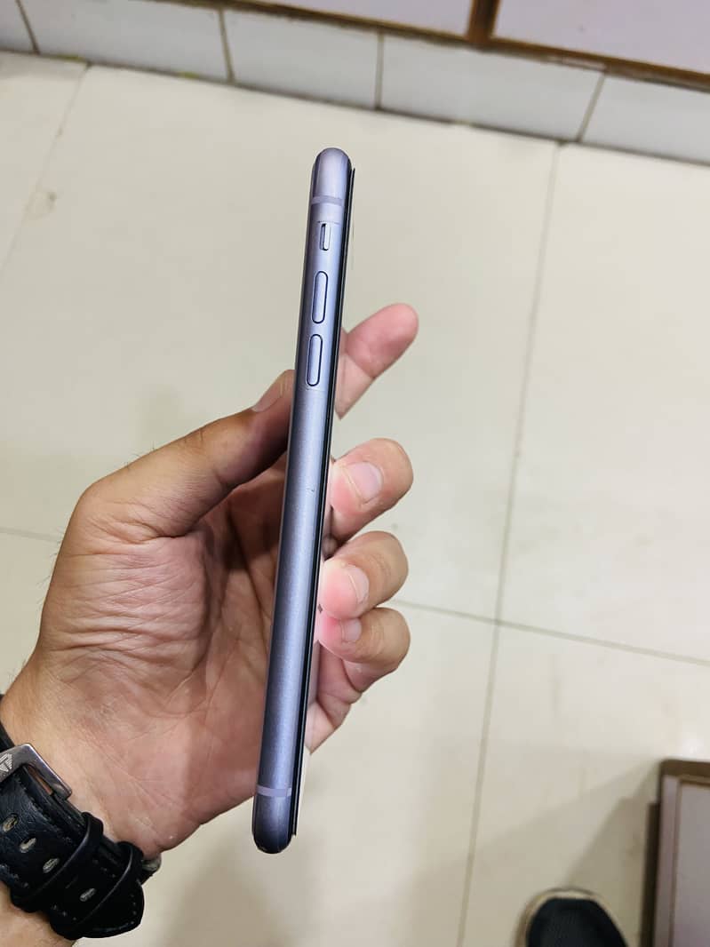 Apple iPhone 11 5