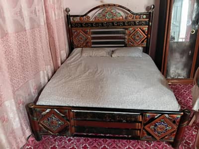 Dubble bed with mattress excillent condition (iron)