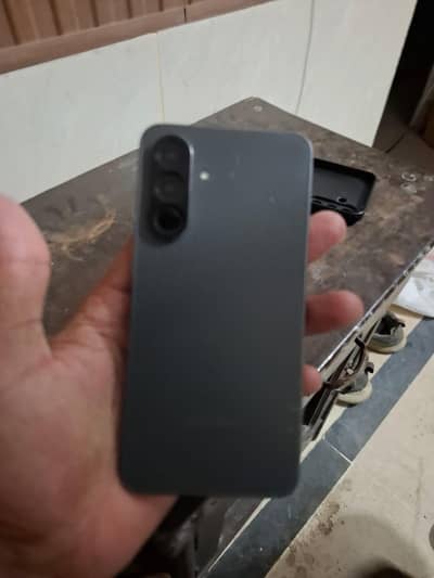 urgent sale / exchange with vivo v 70
