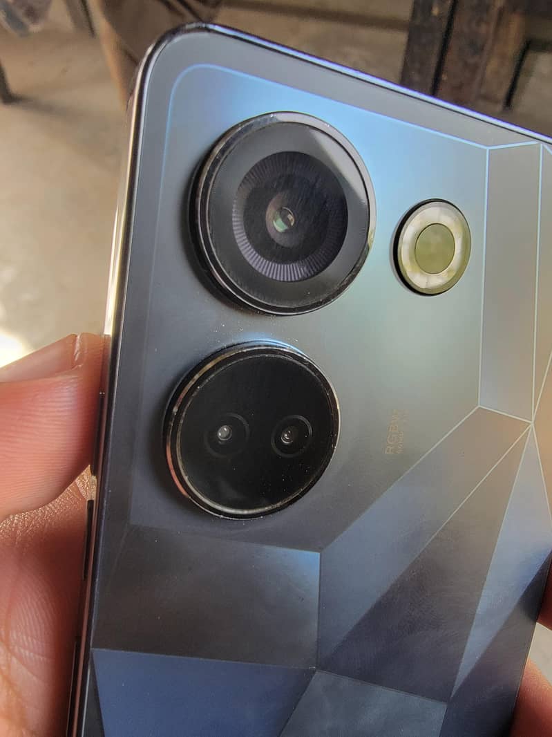 Tecno CAMON 20 2