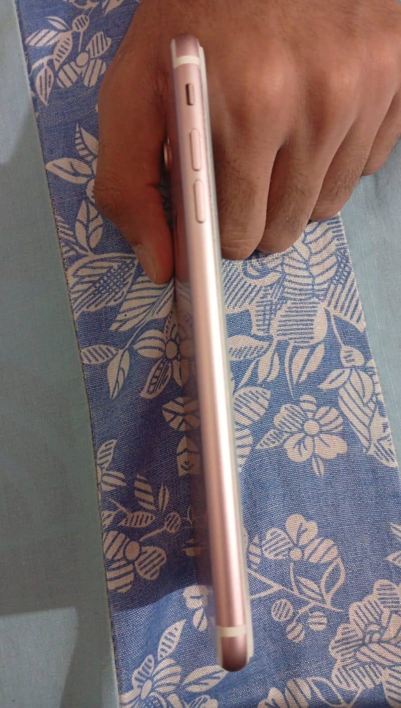 Apple iPhone 7 Plus 2