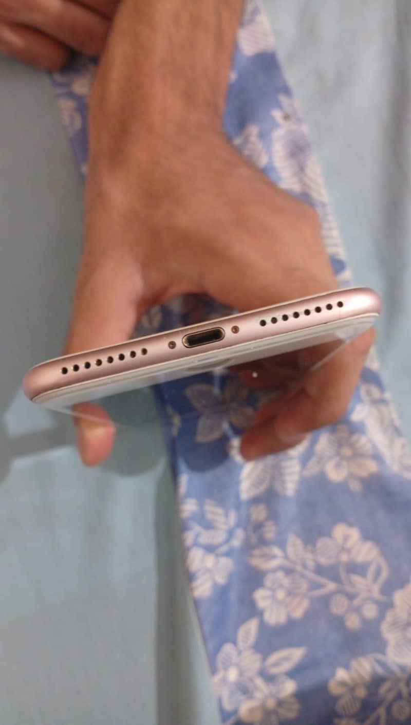 Apple iPhone 7 Plus 4