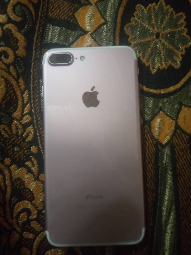 Apple iPhone 7 Plus 0