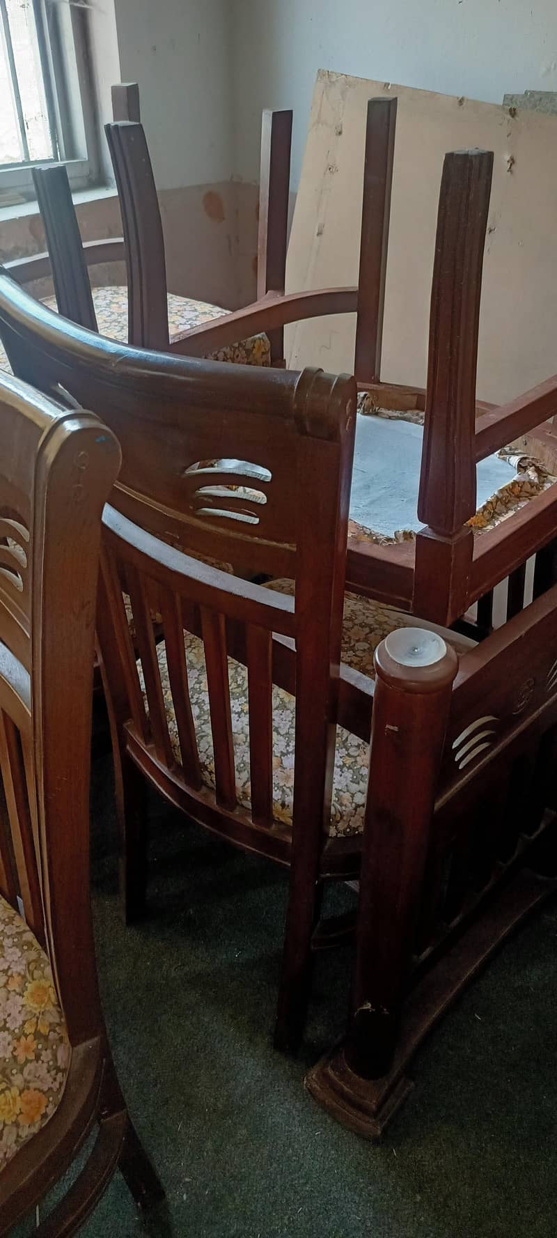 Dinning Table 4
