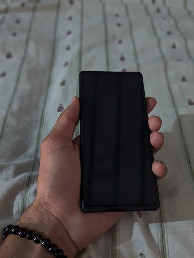 Google Pixel 6 4