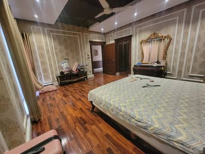 Luxurious 1 Kanal Double Unit House for Sale - Near Park & Mosque in Bahria Town Lahore