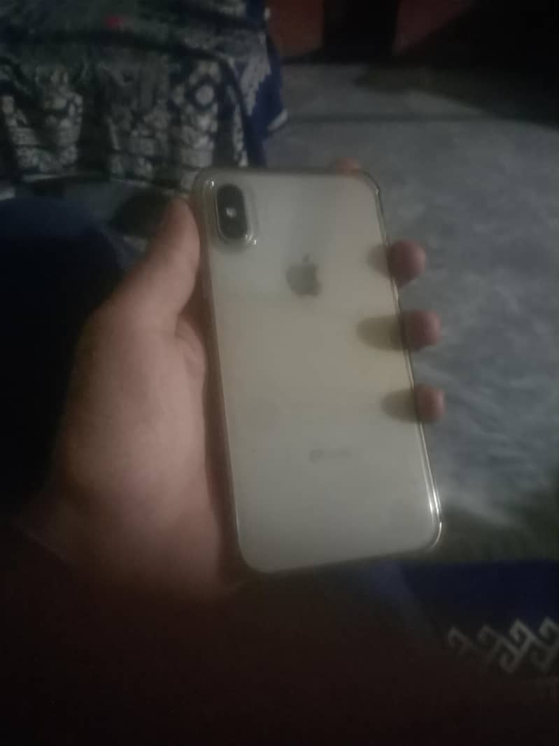 Apple iPhone X 4