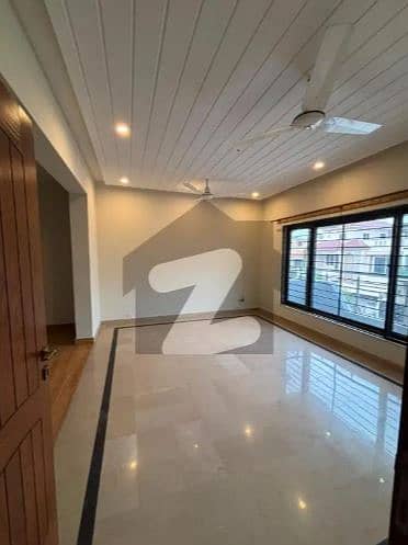 G 13 14 MARLA HOUSE UPAR POTION AVAILABLE FOR RENT